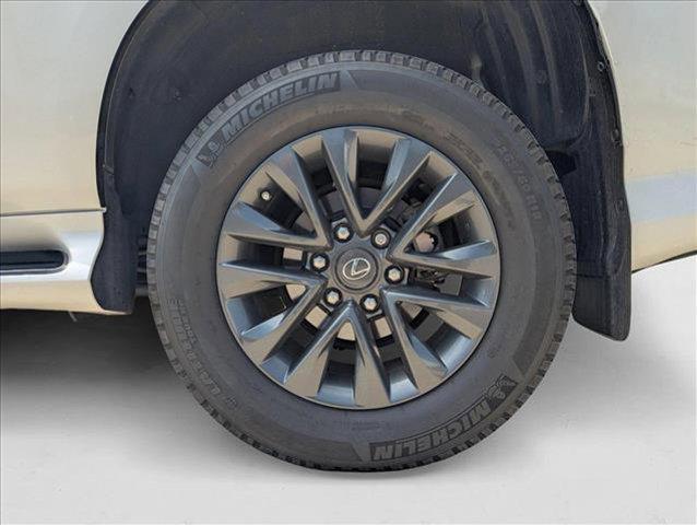 Photo of 2022 Starfire Pearl Lexus GX 460