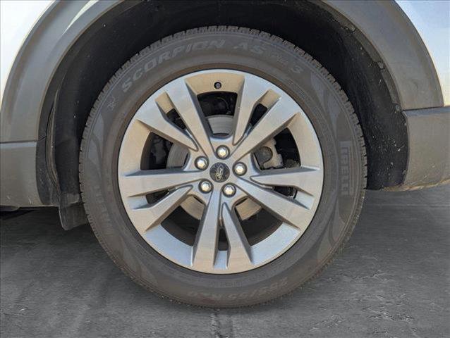 Photo of 2022 Iconic Silver Metallic Ford Explorer