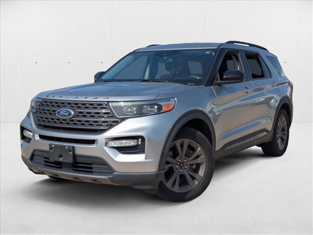 Photo of 2022 Iconic Silver Metallic Ford Explorer