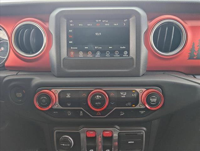 Photo of 2018 Black Clearcoat Jeep Wrangler