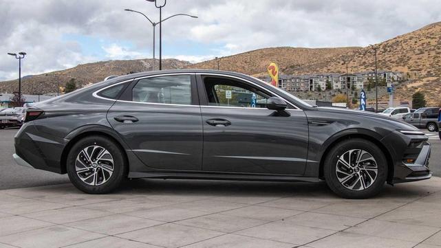 Photo of 2026 Portofino Gray Hyundai SONATA Hybrid