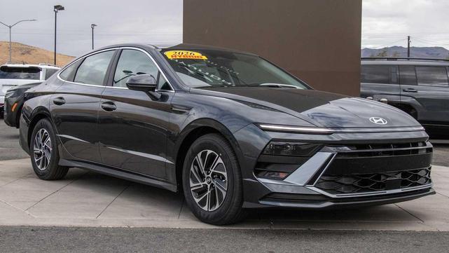 Photo of 2026 Portofino Gray Hyundai SONATA Hybrid