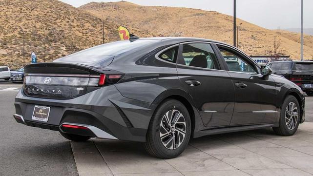 Photo of 2026 Portofino Gray Hyundai SONATA Hybrid