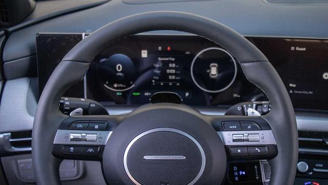 Photo of 2025 Creamy White Pearl Hyundai TUCSON Hybrid