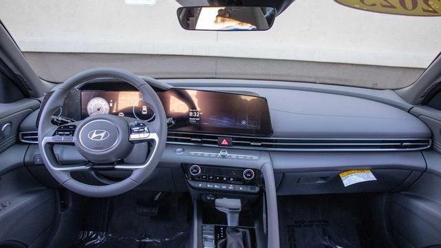 Photo of 2025 Amazon Gray Hyundai ELANTRA