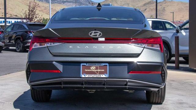 Photo of 2025 Amazon Gray Hyundai ELANTRA