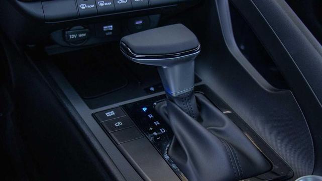 Photo of 2025 Fluid Metal Hyundai ELANTRA