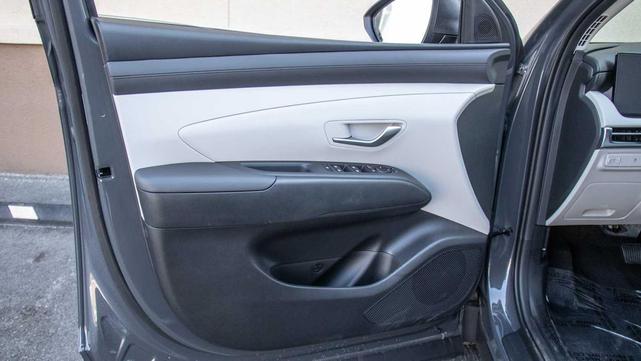 Photo of 2025 Ecotronic Gray Hyundai TUCSON