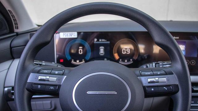 Photo of 2025 Ecotronic Gray Hyundai TUCSON