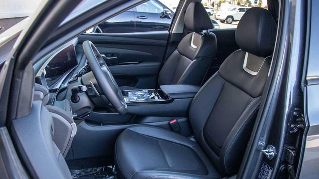 Photo of 2025 Titan Gray Hyundai TUCSON Hybrid