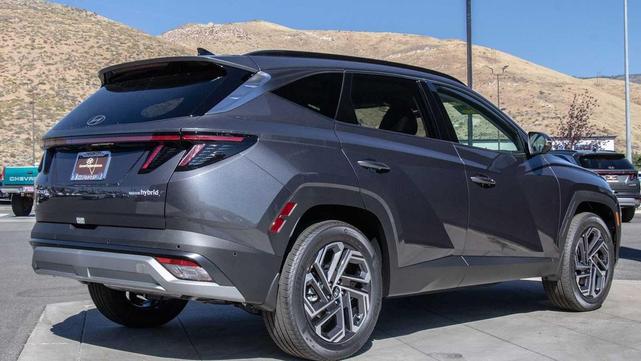Photo of 2025 Titan Gray Hyundai TUCSON Hybrid