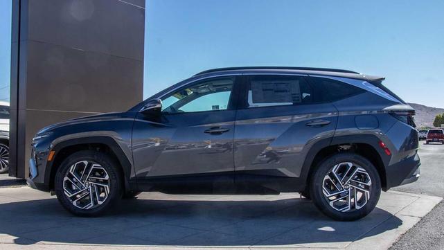 Photo of 2025 Titan Gray Hyundai TUCSON Hybrid