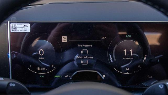 Photo of 2025 Titan Gray Hyundai TUCSON Hybrid