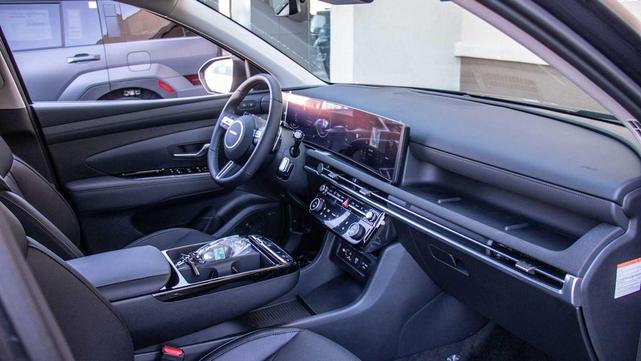Photo of 2025 Titan Gray Hyundai TUCSON Hybrid