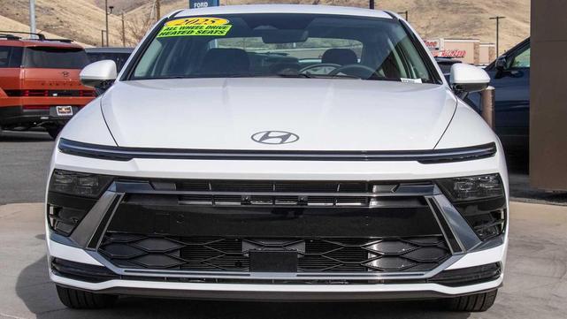 Photo of 2025 Serenity White Hyundai SONATA