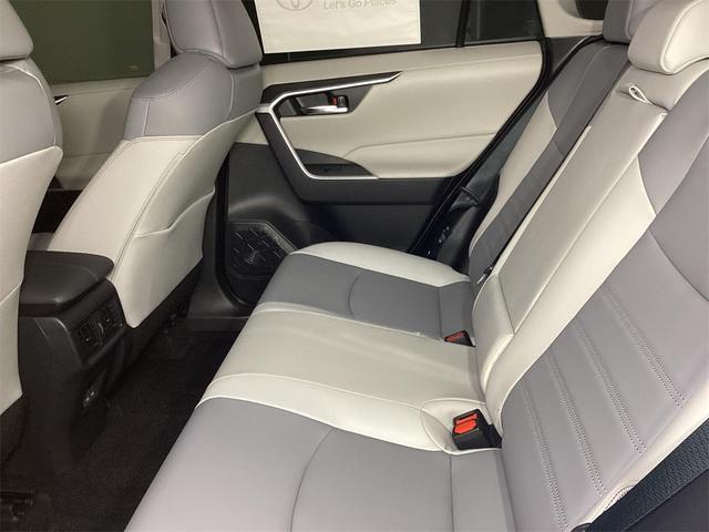 Photo of 2025 Pearl Toyota RAV4