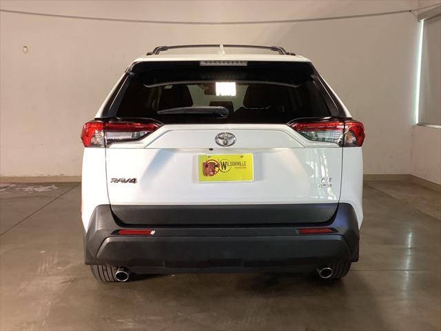 Photo of 2020 Super White Toyota RAV4