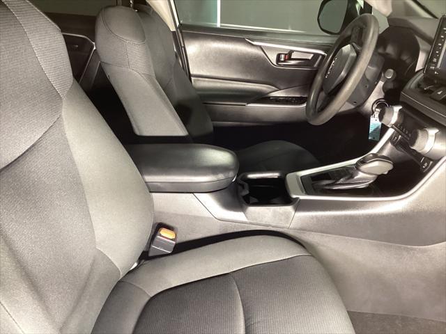 Photo of 2020 Super White Toyota RAV4