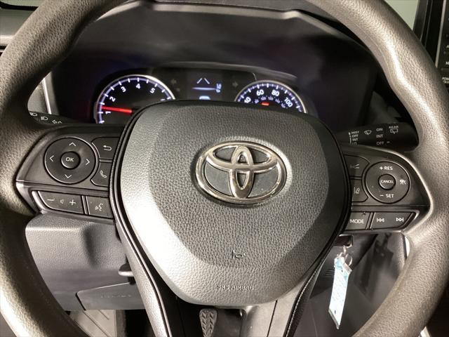 Photo of 2020 Super White Toyota RAV4