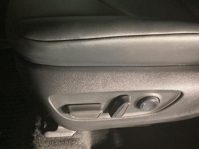 Photo of 2024 Midnight Black Metallic Toyota Highlander