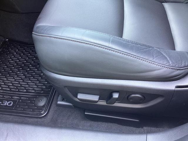 Photo of 2023 Snowflake White Pearl Mica Mazda CX-30