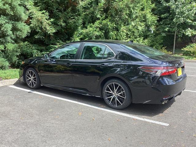 Photo of 2022 Black Metallic Toyota Camry