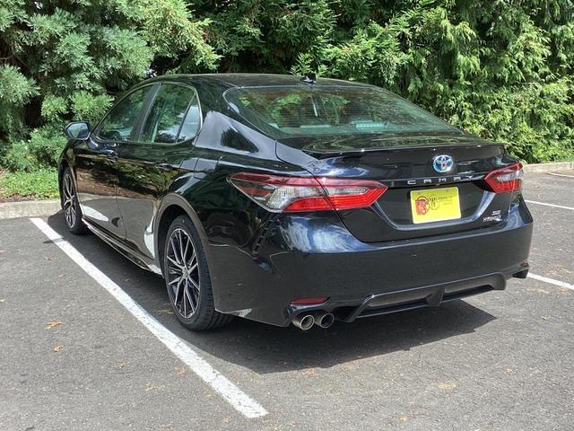 Photo of 2022 Black Metallic Toyota Camry