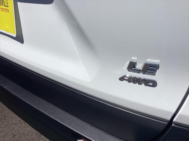 Photo of 2022 White Toyota RAV4