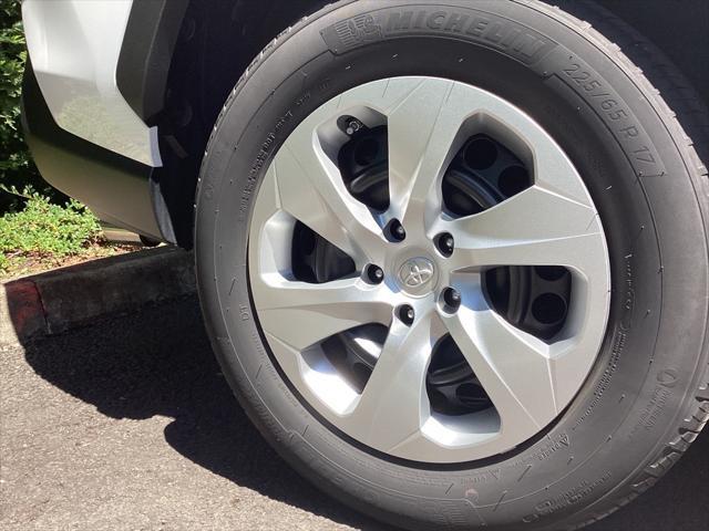 Photo of 2022 White Toyota RAV4