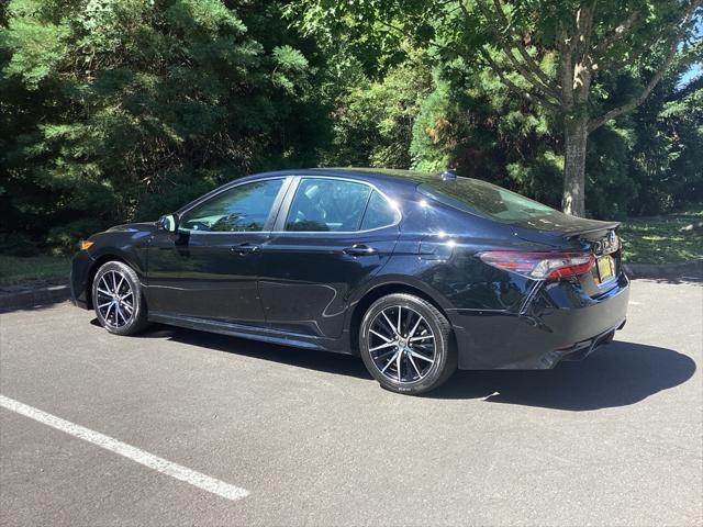Photo of 2021 Black Metallic Toyota Camry