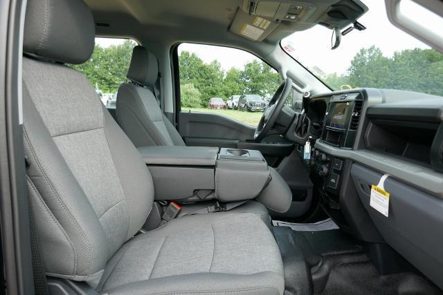Photo of 2025 Agate Black Metallic Ford F-350