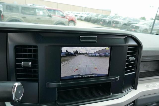 Photo of 2025 Oxford White Ford F-250