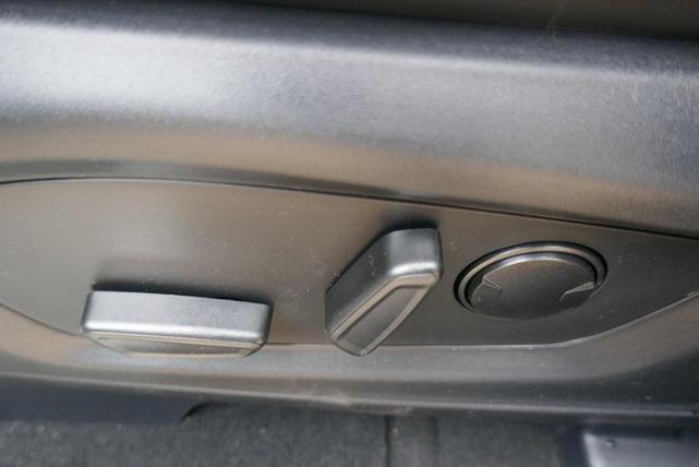 Photo of 2025 Star White Ford Explorer