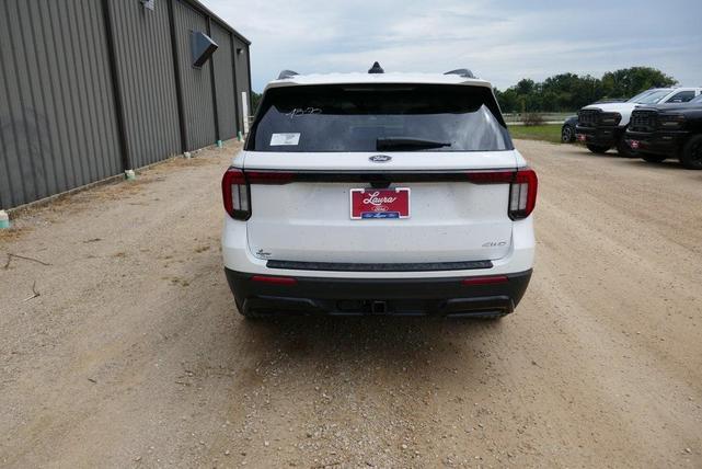 Photo of 2025 Star White Ford Explorer
