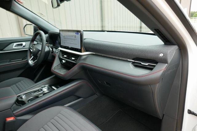Photo of 2025 Star White Ford Explorer