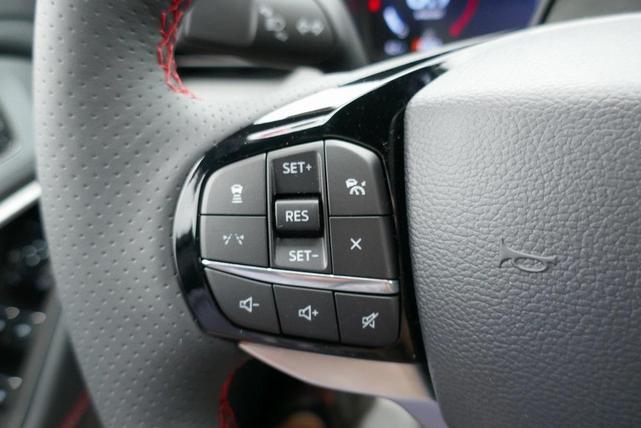 Photo of 2025 Carbonized Gray Metallic Ford Explorer