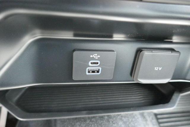 Photo of 2025 Oxford White Ford F-250