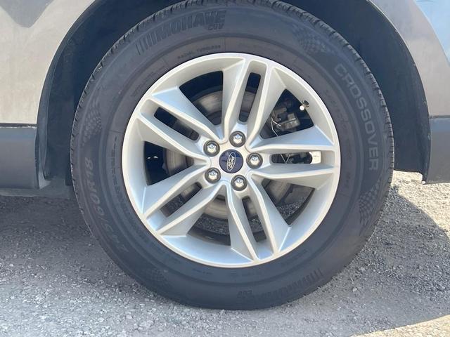 Photo of 2016 Magnetic Metallic Ford Edge
