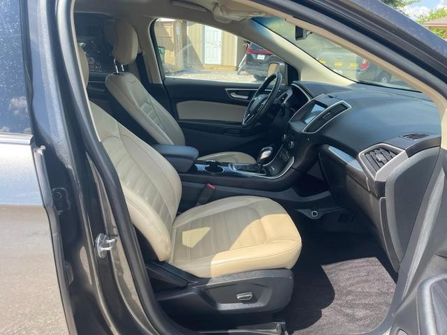 Photo of 2016 Magnetic Metallic Ford Edge