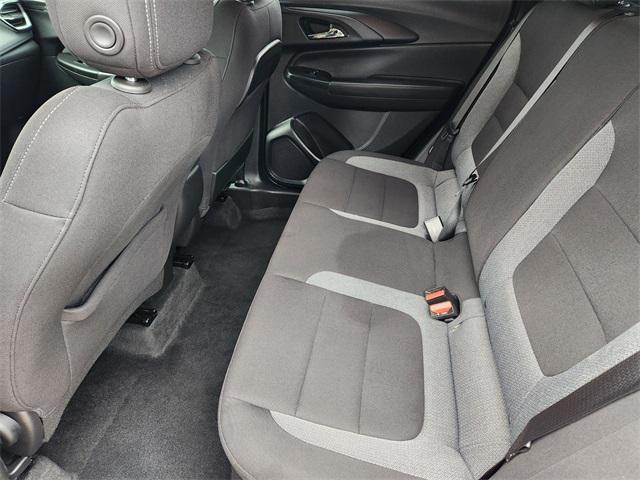 Photo of 2024 Summit White Chevrolet Trailblazer