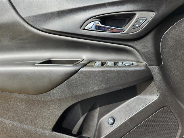 Photo of 2024 Summit White Chevrolet Equinox