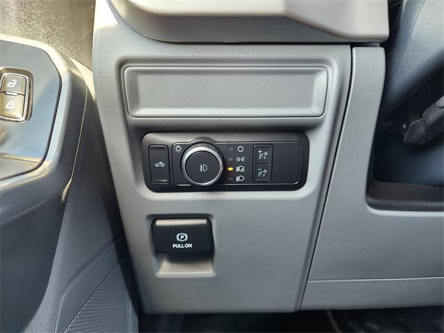 Photo of 2022 Oxford White Ford F-150