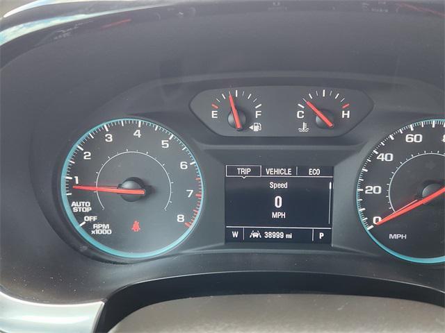 Photo of 2022 Summit White Chevrolet Traverse