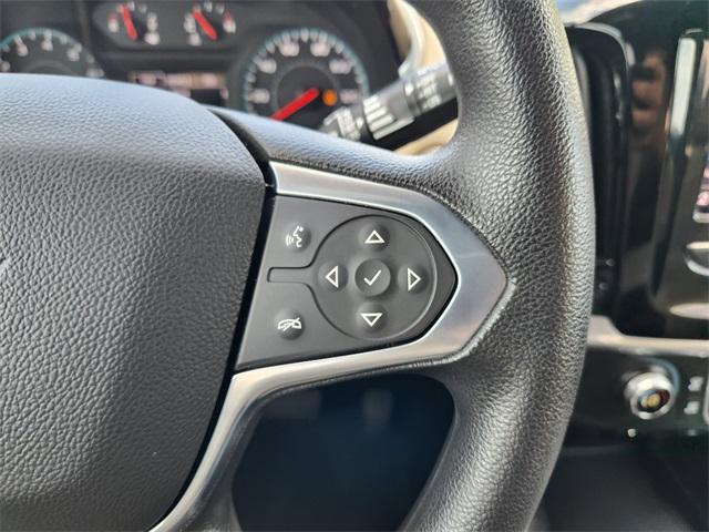 Photo of 2022 Summit White Chevrolet Traverse