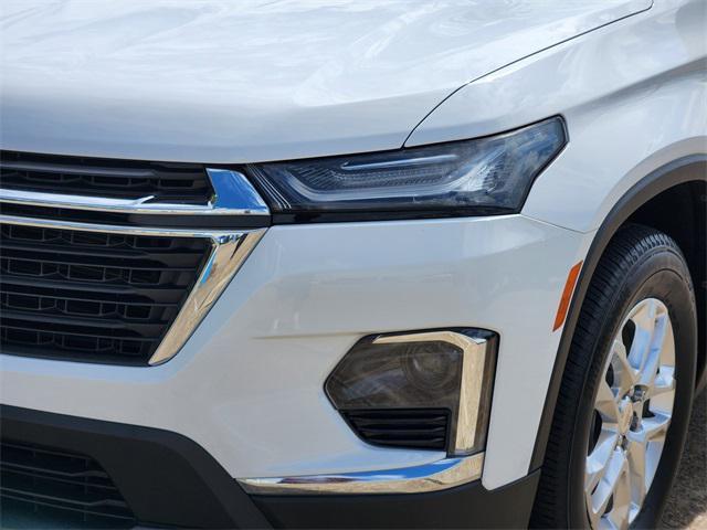 Photo of 2022 Summit White Chevrolet Traverse
