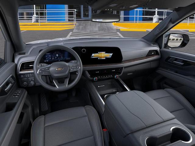 Photo of 2025 Iridescent Pearl Tricoat Chevrolet Suburban