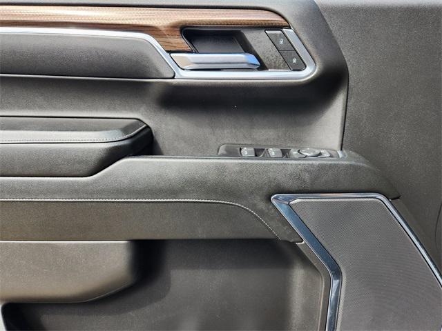 Photo of 2024 Black Chevrolet Silverado 1500