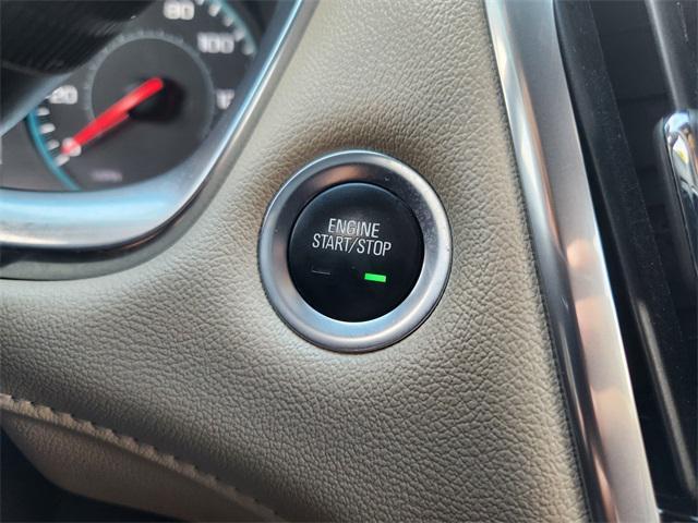 Photo of 2022 Summit White Chevrolet Traverse