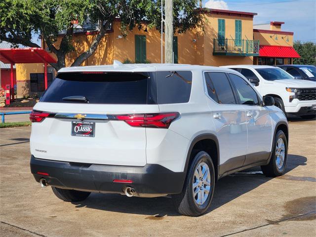 Photo of 2022 Summit White Chevrolet Traverse