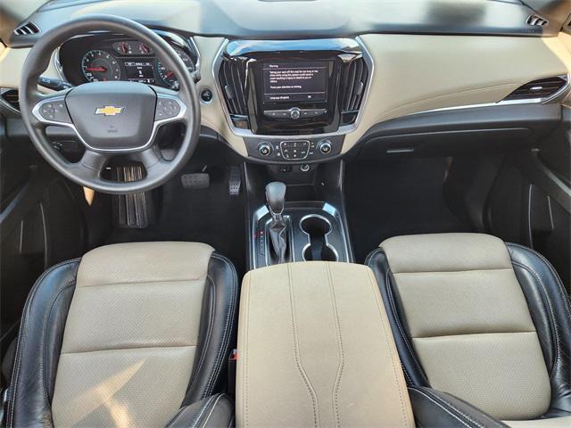 Photo of 2022 Summit White Chevrolet Traverse
